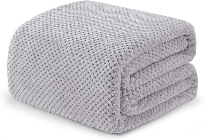 Exclusivo Mezcla Fleece Bed Blanket Queen Size, Super Soft and Warm Blankets by ExclusivoMezcla