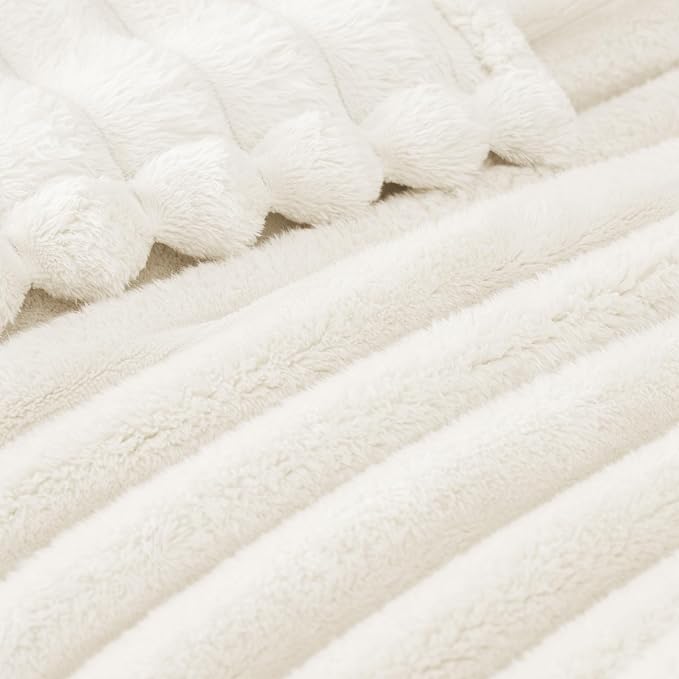 Exclusivo Mezcla Queen Size Flannel Fleece Blanket, Super Soft Striped Jacquard - Image 4