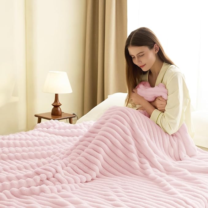 HIMEET Pink Ribbed King Size Blanket - Image 5
