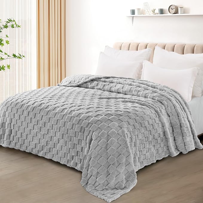 Exclusivo Mezcla Twin Size Flannel Fleece Blanket, Super Soft and Warm - Image 2