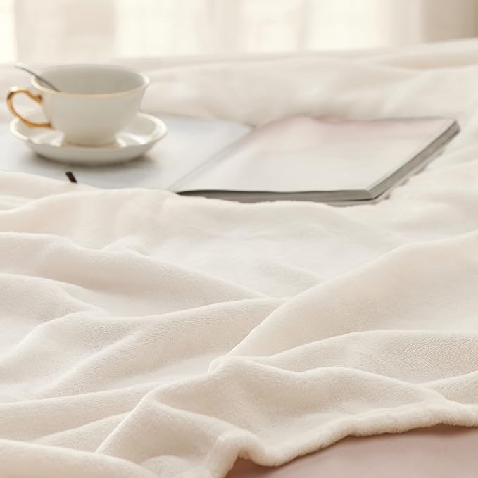 Bedsure GentleSoft Fleece Blanket Twin Size Cream - Image 3