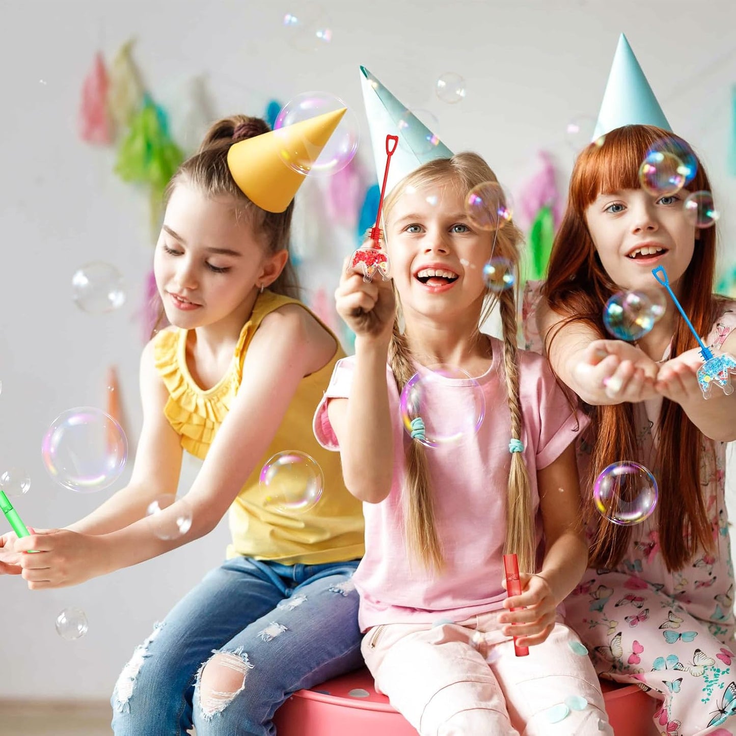 AFZMON 24Pcs Glitter Princess Bubble Wands for Kids, Crown Party Favors Mini Bubbles Birthday Gift Toy Goodie Bag Stuffers Classroom Prizes Wedding Party Supplies