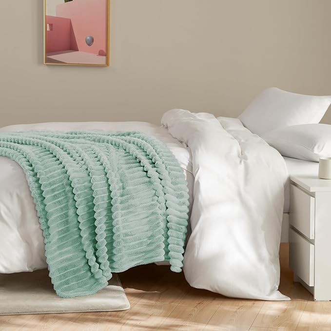 HIMEET Sage Green Ribbed Throw Blanket - Image 6