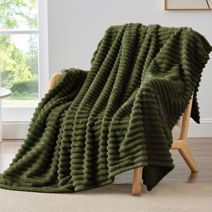BEDELITE Twin Blanket for Couch & Bed, 300GSM Soft & Warm Fleece Blanket by BEDELITE