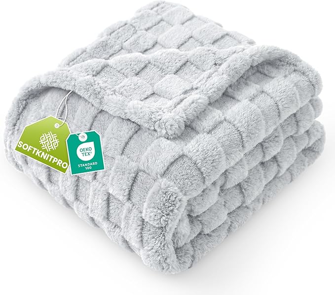 Utopia Bedding Cool Grey Checkered Fleece King Blanket by UTOPIABEDDING