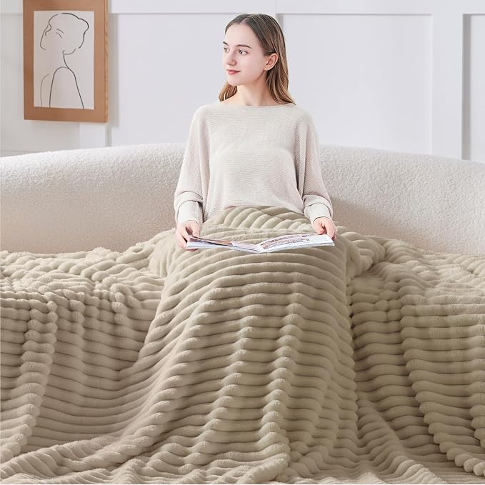 BEDELITE Twin Blanket for Couch & Bed, 300GSM Soft & Warm Fleece Blanket - Image 3