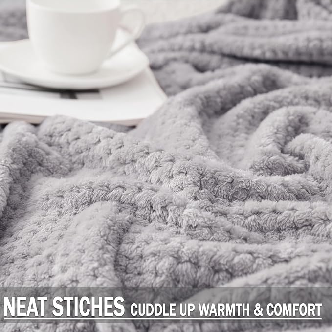 Exclusivo Mezcla Fleece Bed Blanket Queen Size, Super Soft and Warm Blankets - Image 5