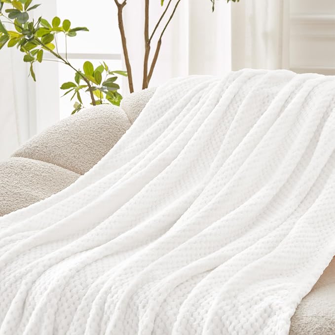 Exclusivo Mezcla Fleece Bed Blanket Twin Size, Super Soft and Warm Blankets - Image 5