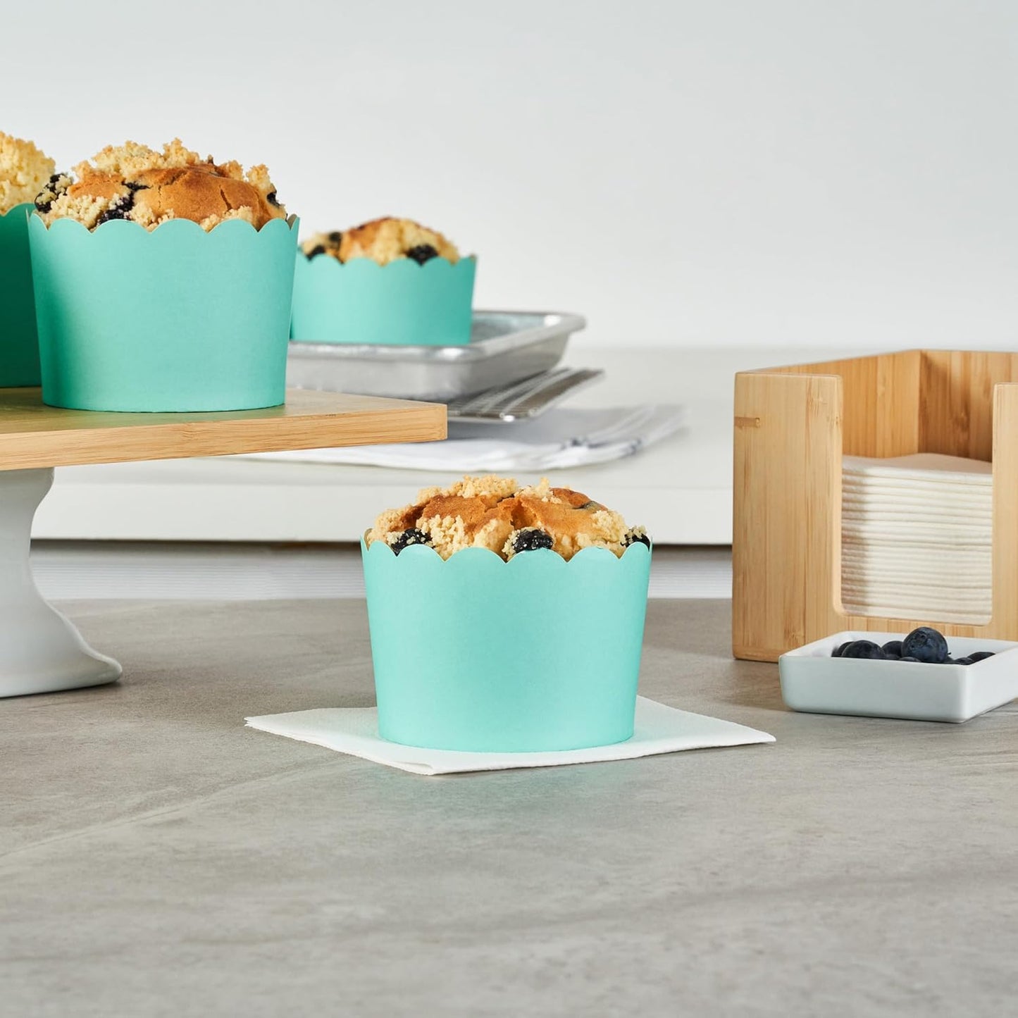 Panificio 10 Ounce Cupcake Wrappers, 200 Scalloped Baking Cups - Oven-Ready, Greaseproof, Turquoise Paper Cupcake Liners, Disposable, For Birthdays, Baby Showers, Or Weddings - Restaurantware