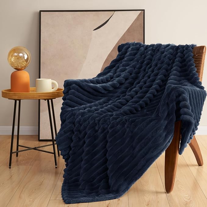 HIMEET Navy Blue Ribbed Queen Size Blanket - Image 9