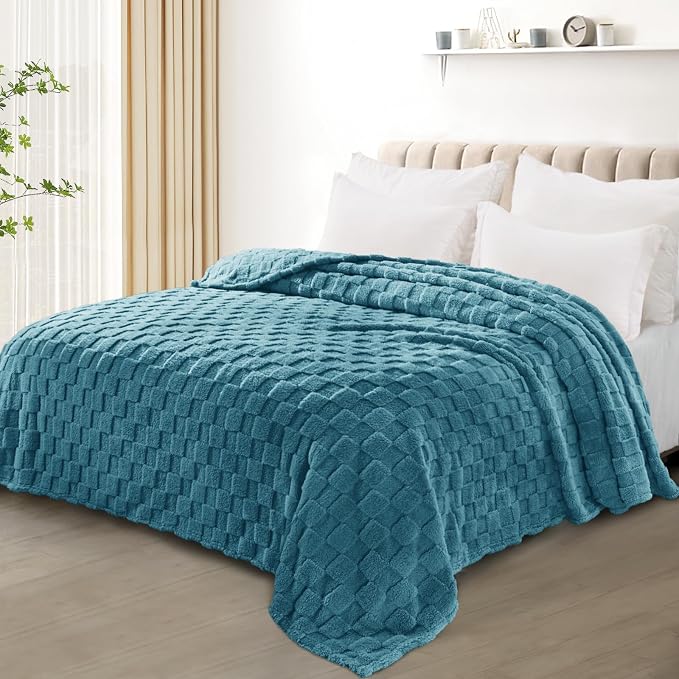 Exclusivo Mezcla Twin Size Flannel Fleece Blanket, Super Soft and Warm - Image 2