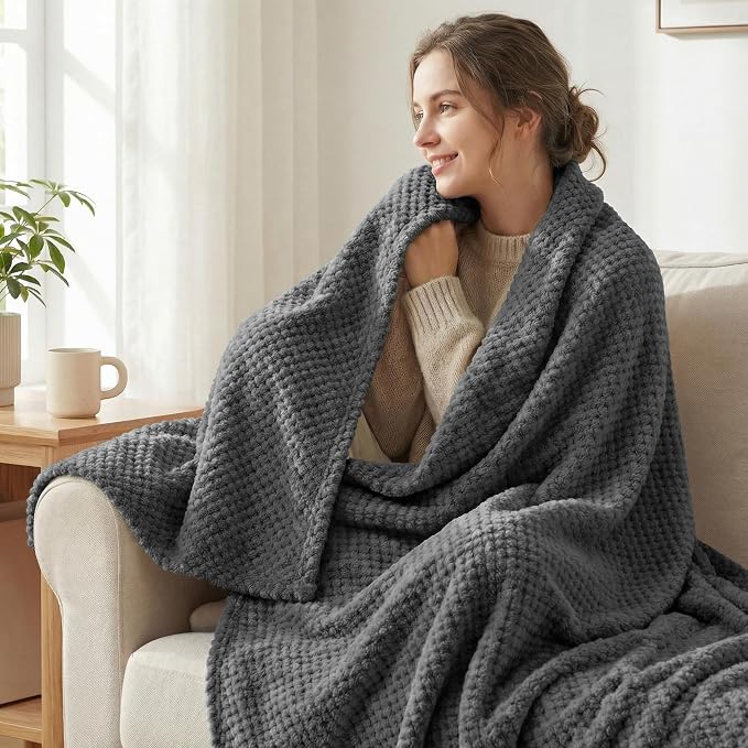 Exclusivo Mezcla Fleece Bed Blanket King Size, Super Soft and Warm Blankets - Image 2