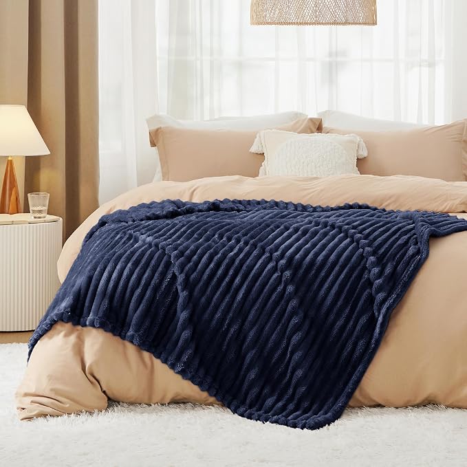 Bedsure GentleSoft Navy Blue Twin Blanket - Image 6
