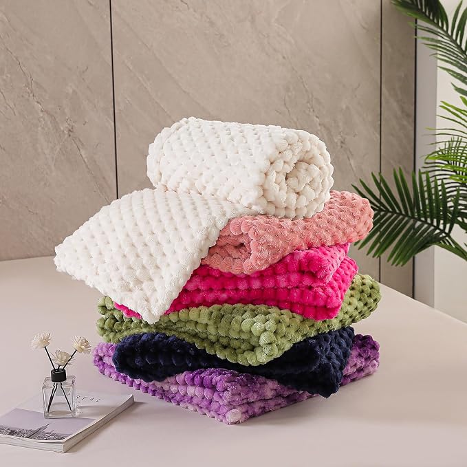 Exclusivo Mezcla Fleece Queen Blanket - Image 8