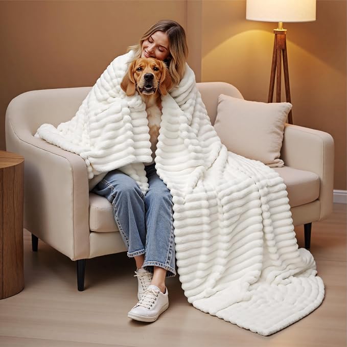 Bedsure GentleSoft Blankets Queen Size - Image 9