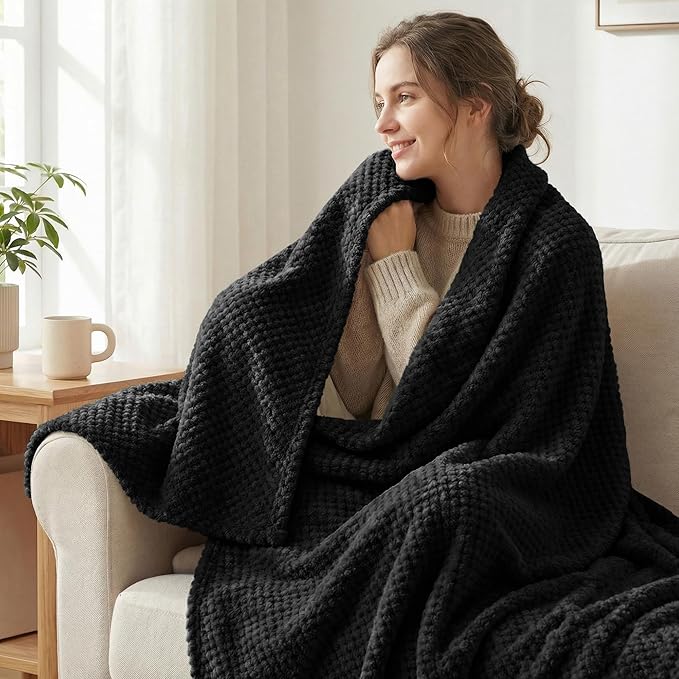 Exclusivo Mezcla Fleece Bed Blanket Twin Size, Super Soft and Warm Blankets - Image 2