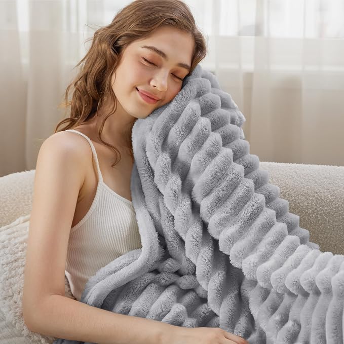 Bedsure GentleSoft Twin Blanket - Image 3