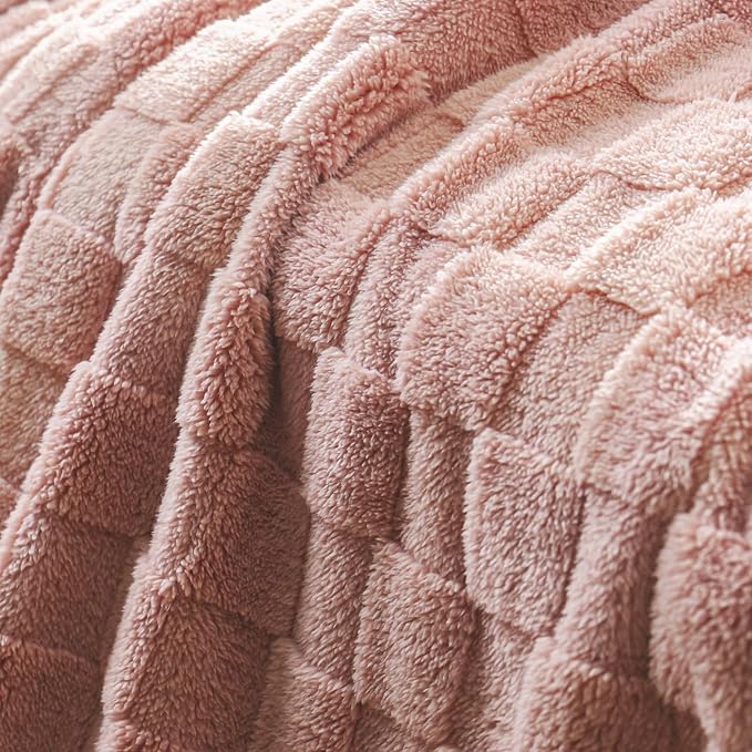 Exclusivo Mezcla King Size Flannel Fleece Blanket, Super Soft and Warm - Image 4