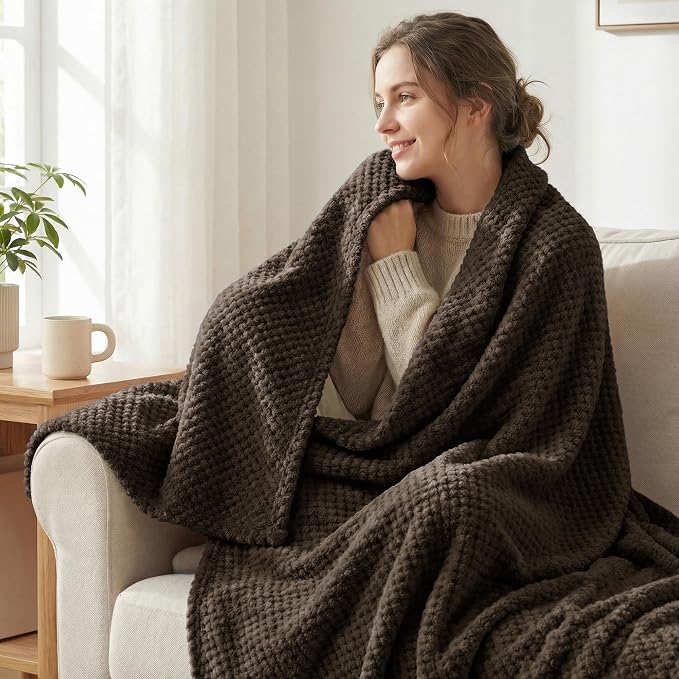 Exclusivo Mezcla Fleece Bed Blanket Twin Size, Super Soft and Warm Blankets - Image 2