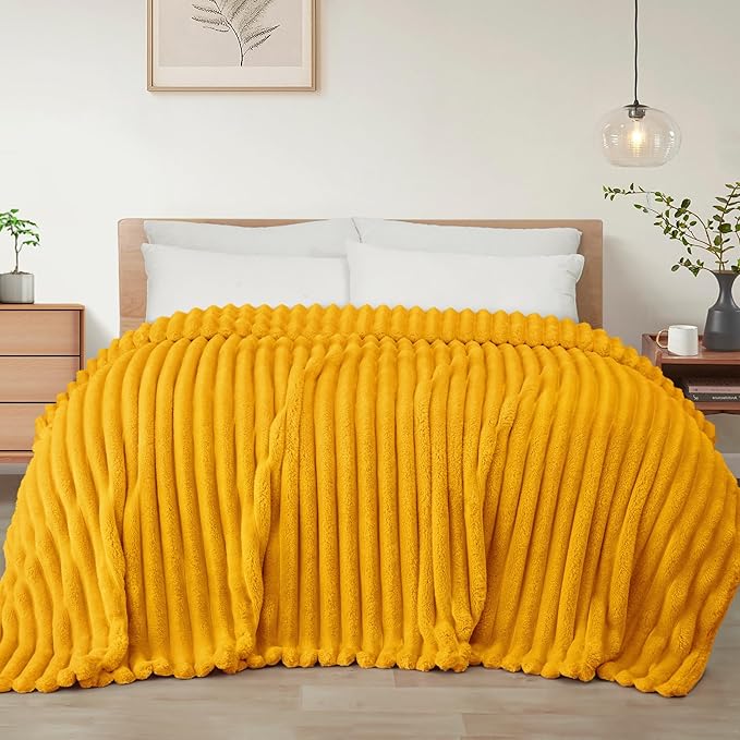 Exclusivo Mezcla King Size Flannel Fleece Blanket, Super Soft Striped Jacquard by ExclusivoMezcla