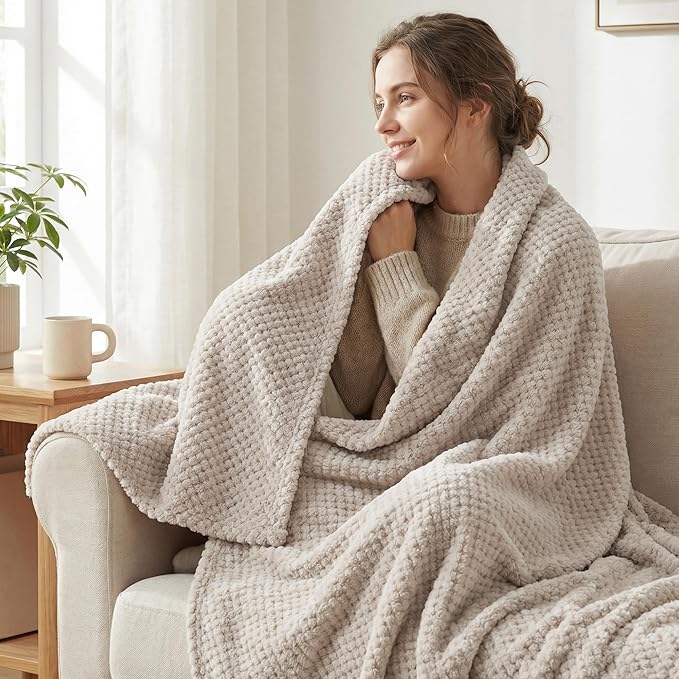 Exclusivo Mezcla Fleece Bed Blanket Twin Size, Super Soft and Warm Blankets - Image 2