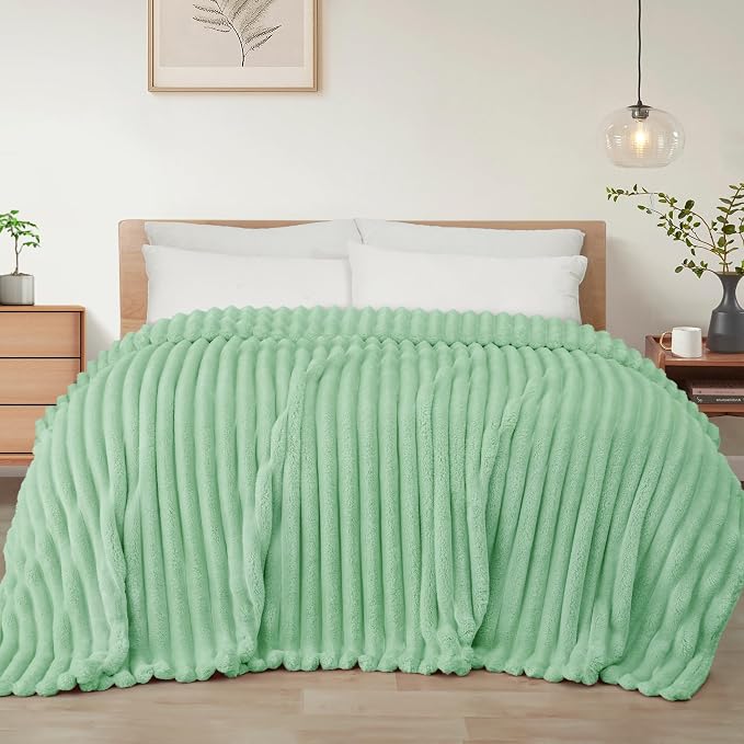 Exclusivo Mezcla King Size Flannel Fleece Blanket, Super Soft Striped Jacquard by ExclusivoMezcla