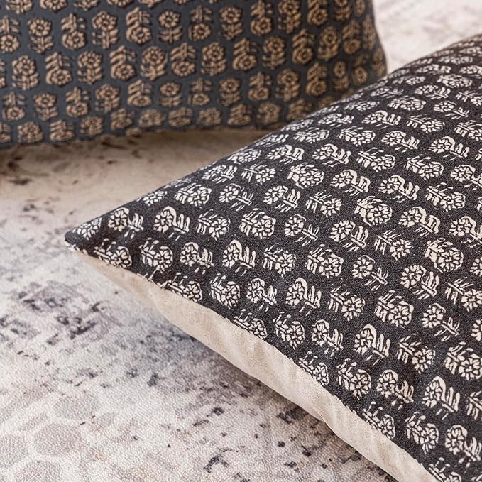 Foindtower Set of 2 Decorative Neutral Floral Print Throw Pillow Covers Vintage Accent Farmhouse Cushion Covers Boho Home Decor for Sofa Couch Chair Bedroom Living Room Outdoor,18×18 Inch,Black