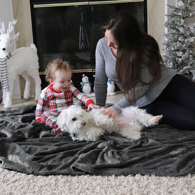 Bedsure Charcoal Fleece Blanket 50x70 Blanket - Image 7