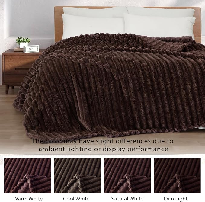 Exclusivo Mezcla Queen Size Flannel Fleece Blanket, Super Soft Striped Jacquard - Image 3