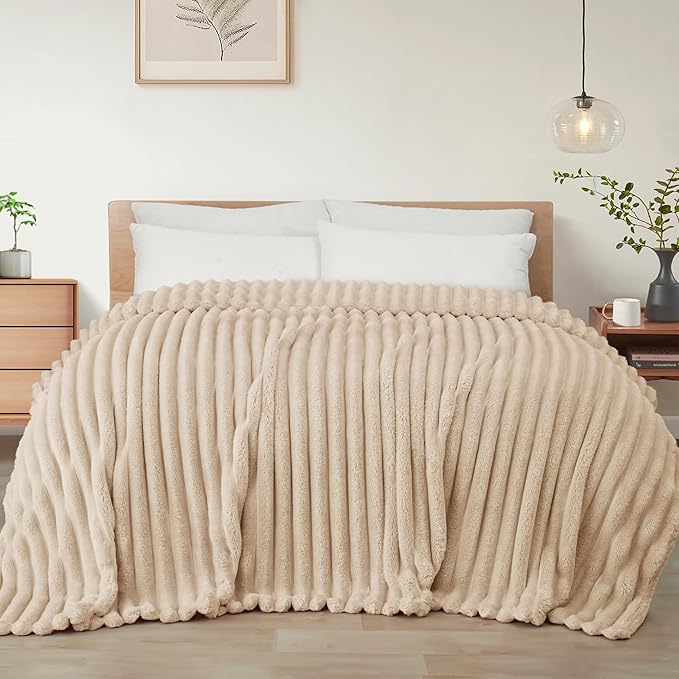 Exclusivo Mezcla Queen Size Flannel Fleece Blanket, Super Soft Striped Jacquard by ExclusivoMezcla