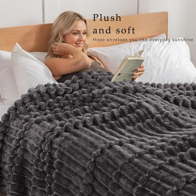 Exclusivo Mezcla Queen Size Flannel Fleece Blanket, Super Soft Striped Jacquard - Image 2