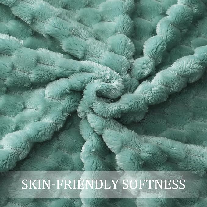 Exclusivo Mezcla Extra Large Soft Fleece Throw Blanket, 50x70 Inches 3D Clouds - Image 6