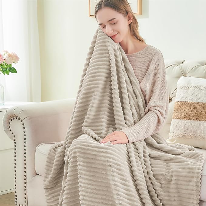 BEDELITE Fleece Blanket Queen Size – 3D Ribbed Jacquard Soft and Warm - Image 2