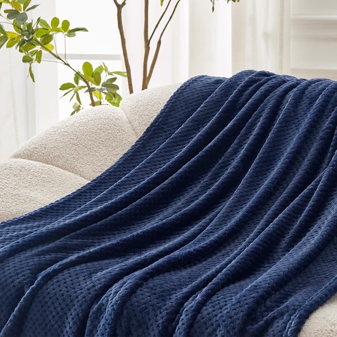 Exclusivo Mezcla Fleece Bed Blanket Queen Size, Super Soft and Warm Blankets - Image 5