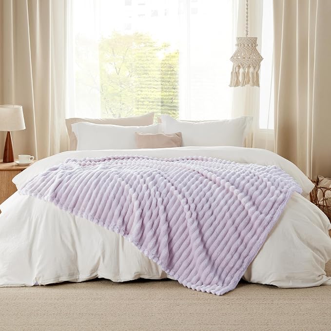 Bedsure GentleSoft Lavender Fog Fleece Blanket - Image 8