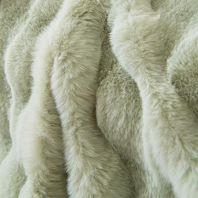 VM VOUGEMARKET Thick Faux Rabbit Fur Couch Cover 1-Piece Non-Slip Warm Soft Cozy Sofa Covers,Fluffy Plush Sofa Slipcover Furniture Protector for Kids,Pets(Green,71" x 118")