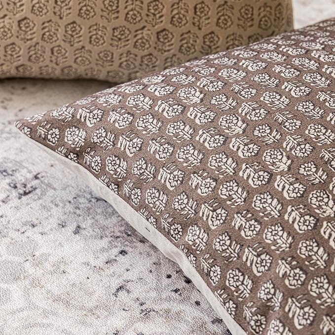 Foindtower Set of 2 Decorative Neutral Floral Print Throw Pillow Covers Vintage Accent Farmhouse Cushion Covers Boho Home Decor for Sofa Couch Chair Bedroom Living Room Outdoor,24×24 Inch,Brown