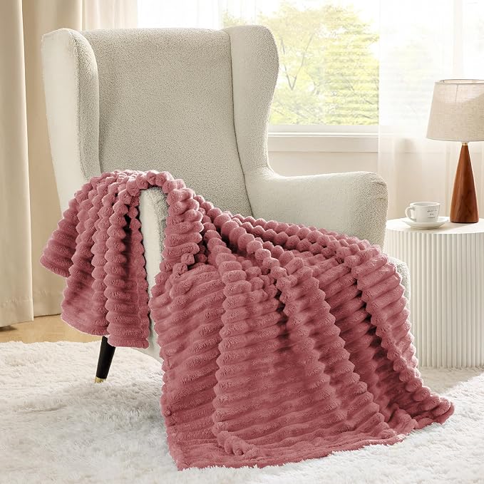 Bedsure GentleSoft Dusty Pink Fleece Blanket - Image 2