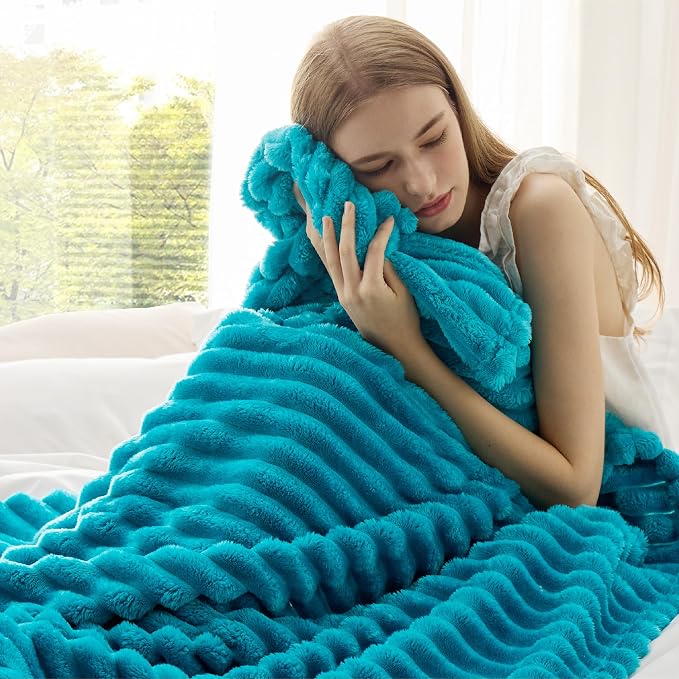 Bedsure GentleSoft Teal Twin Blanket - Image 3