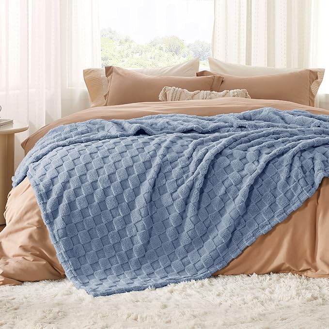 Bedsure GentleSoft Full Size Blankets - Image 6