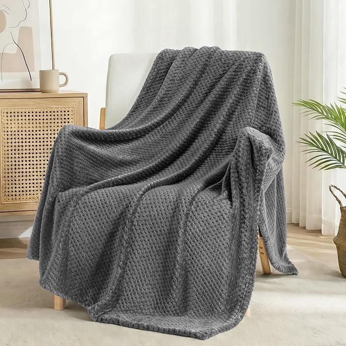 Exclusivo Mezcla Fleece Bed Blanket King Size, Super Soft and Warm Blankets - Image 4