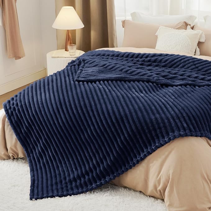 Bedsure GentleSoft Navy Fleece Blanket - Image 6
