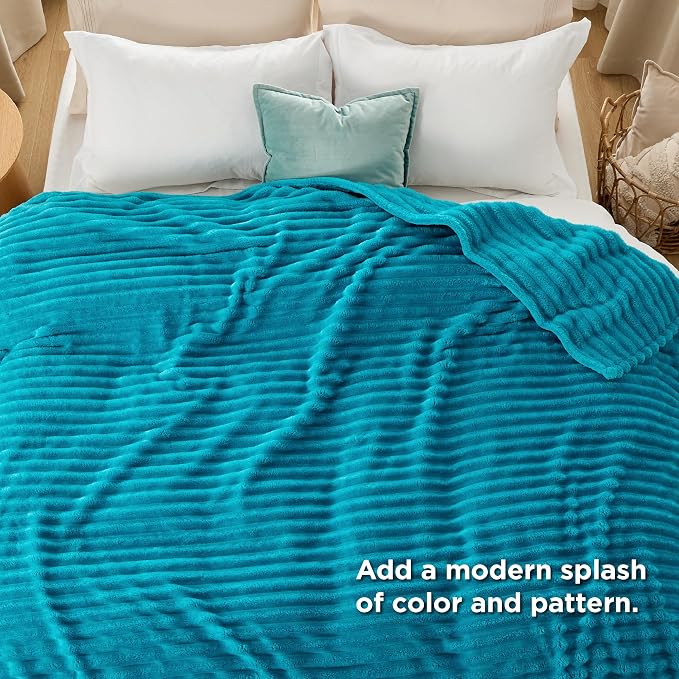 Bedsure GentleSoft Teal Full Blanket - Image 5