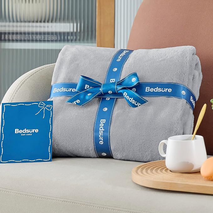 Bedsure GentleSoft Fleece Blanket Twin Size Light Grey - Image 6