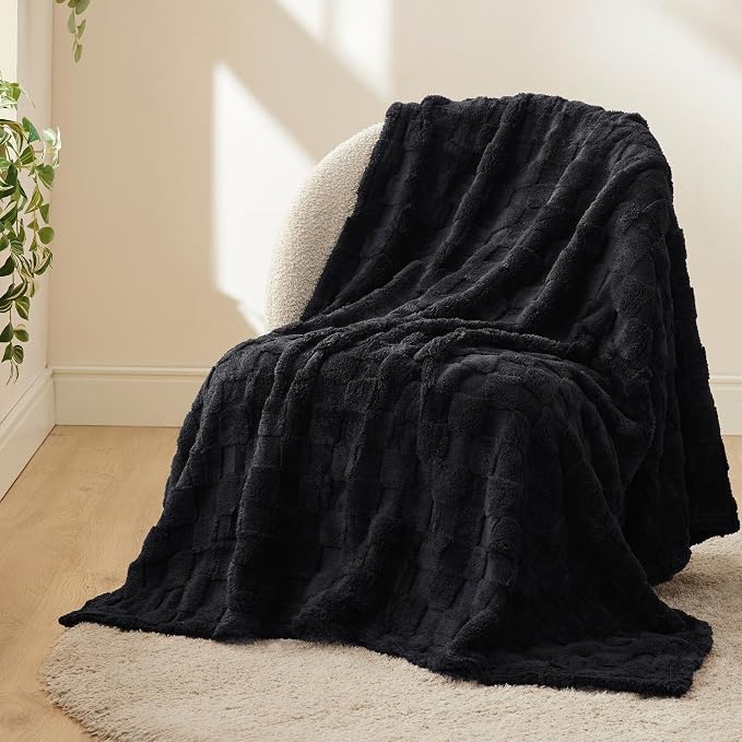 Bedsure GentleSoft Black Throw Blanket - Image 7