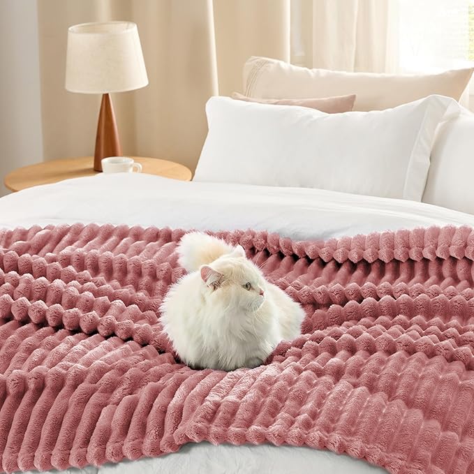 Bedsure GentleSoft Dusty Pink Fleece Queen Blanket - Image 4