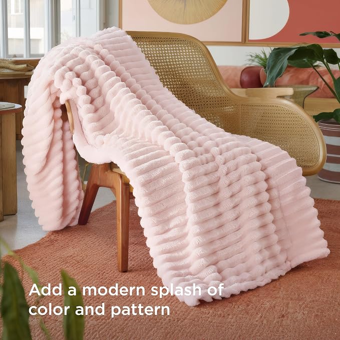 Bedsure GentleSoft Crystal Pink Twin Blanket - Image 3