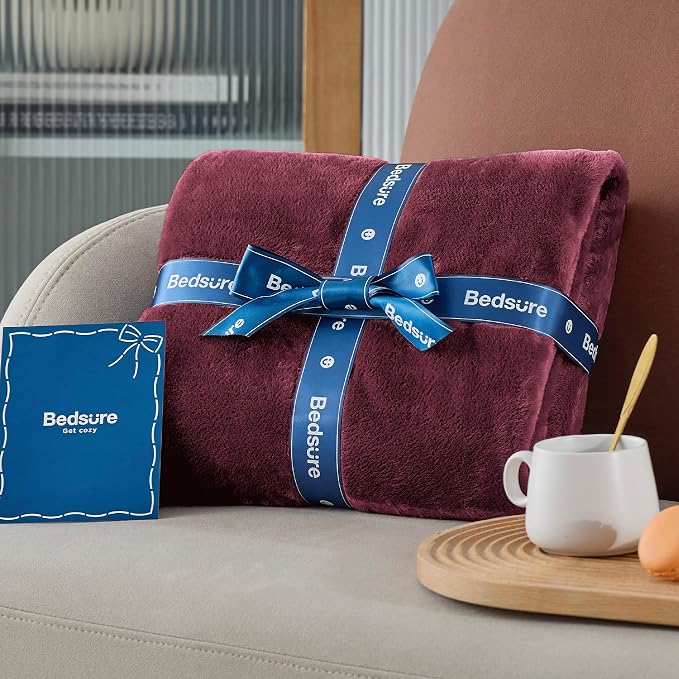Bedsure GentleSoft Fleece Blanket Twin Size Burgundy - Image 6