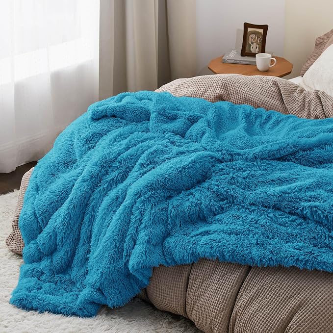 Bedsure GentleSoft Fuzzy Sherpa Faux Fur Twin Blanket Bright Blue Cozy Gifts - Image 6