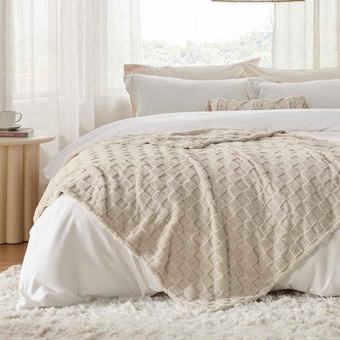 Bedsure GentleSoft Beige Throw Blanket - Image 5